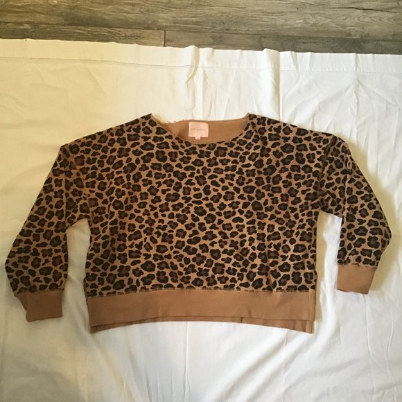 Poppy & Peonies Leopard Print Cropped Split Hem Sweatshirt - Picture 3 of 10
